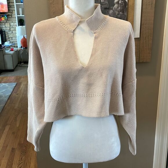 Akira CROPPED V NECK POLO SWEATER - Picture 2 of 8